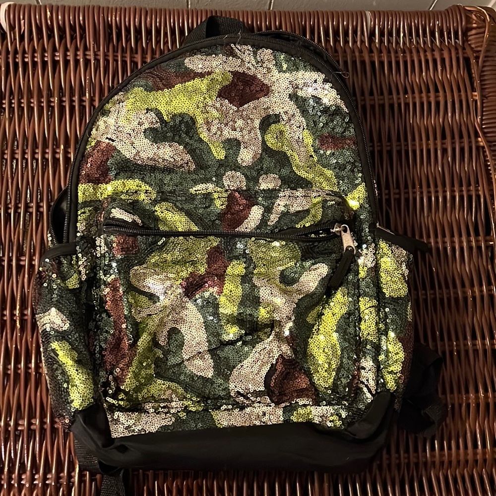 Camouflage shimmer back pack